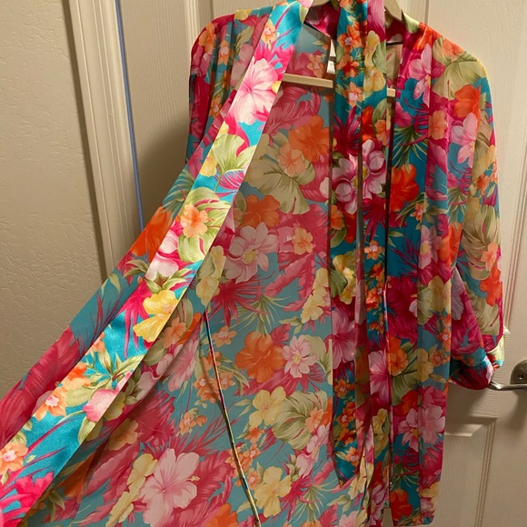 Sheer floral “robe” - Picture 1 of 5